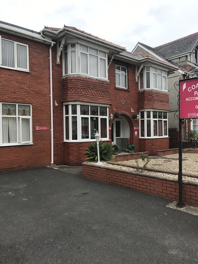 Coastal Park Hotel — hotel in Llanelli