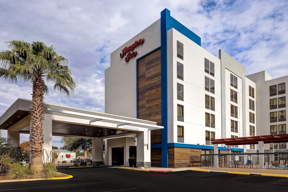 Hampton Inn San Antonio Downtown - photo 42