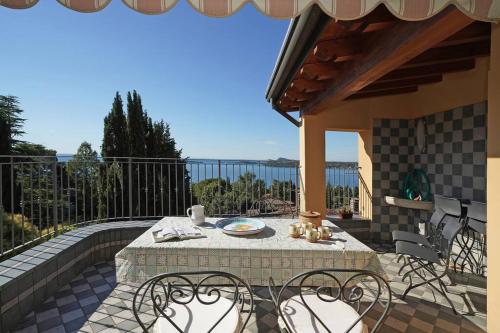 Terrazza Vista Lago In Centro — Gardone Riviera