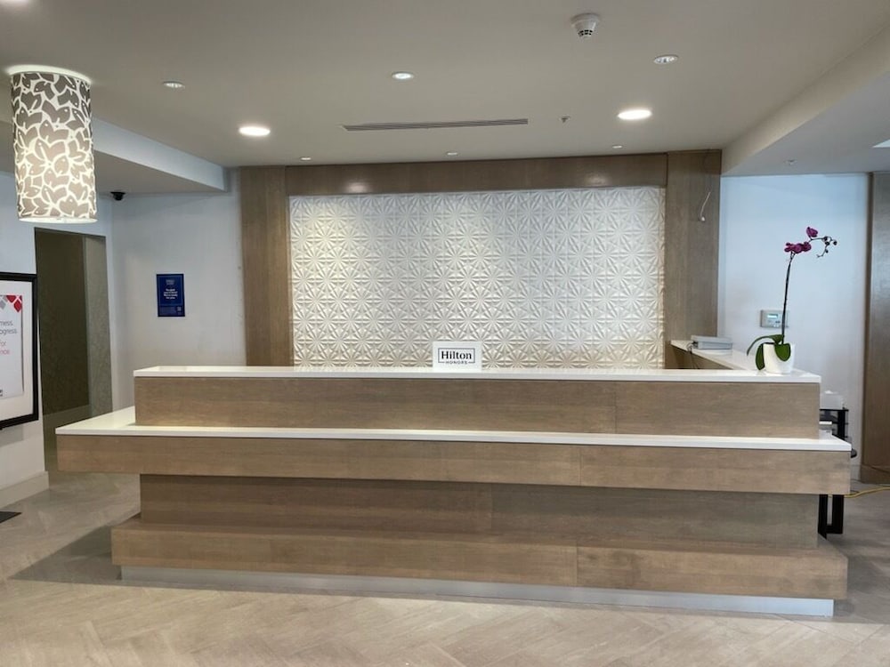 Hilton Garden Inn Calabasas - photo 3