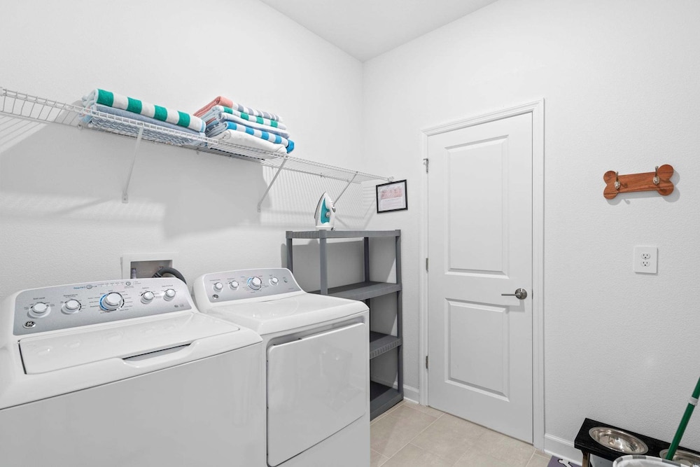 Chic Spacious 5BR Retreat Near Disney - photo 39