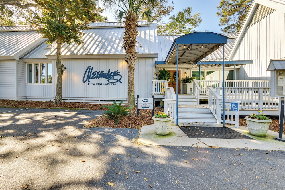 Resort Perks Beach Access: Condo in Hilton Head - photo 30