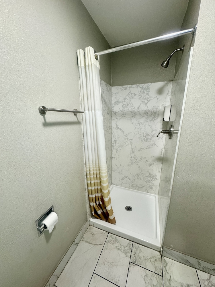 Villa Court Inn Oroville - photo 11