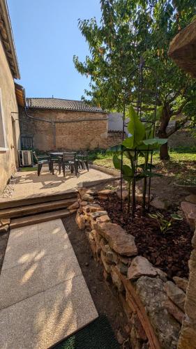 Les roches voisines - last minute hotel in Unknown City