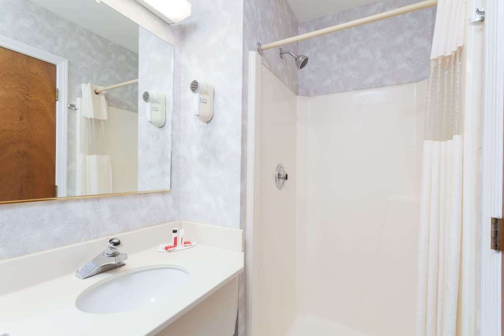 Travelodge by Wyndham Great Barrington Berkshires - photo 9