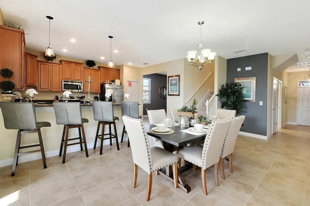 Beautifully decorated 6 beds at Champions Gate - photo 19
