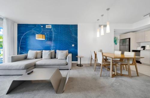 Beachwalk 2 Bedrooms with Kitchen 2 Bathroom & Gym — 4-Star Luxury Hotel in Hallandale Beach, United States