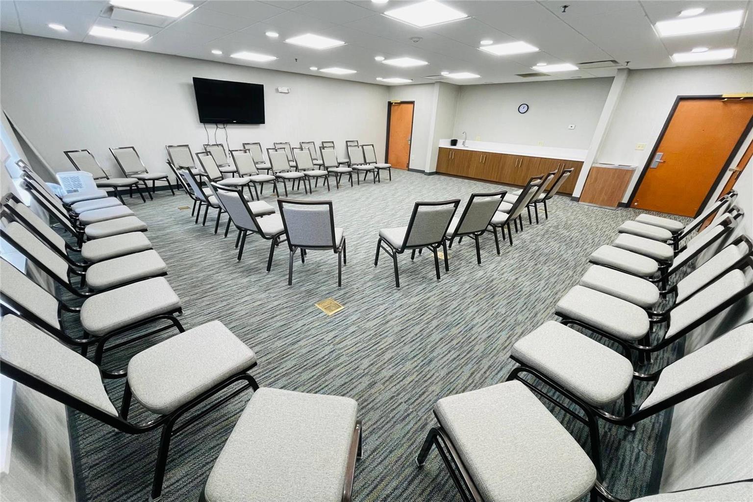 Wingate by Wyndham Vienna Parkersburg Marietta - photo 24