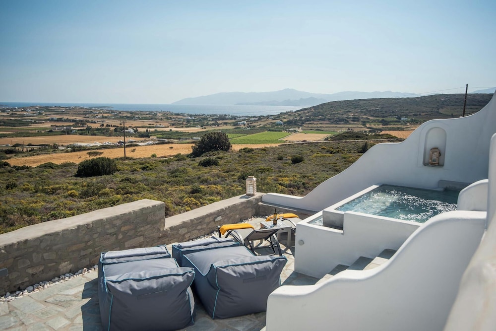 Apleton Villas Paros — 4-Star Luxury Hotel in Paros, Greece