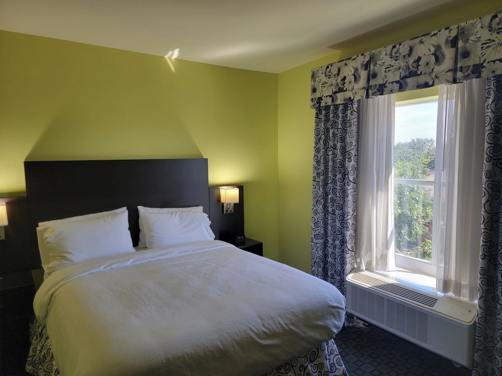 Holiday Inn Garland by IHG - photo 18