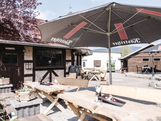 Toschis Station Motel Wirtshaus an der Autobahn Bowling — hotel in Zella-Mehlis