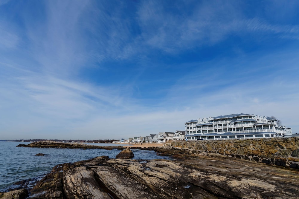 Madison Beach Hotel - photo 92
