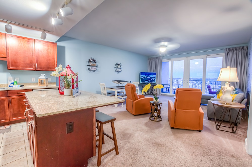 Laketown Wharf Resort by Aneliya's Rentals - photo 422