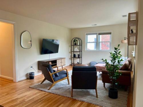 New Cozy Penthouse — 4-Star Luxury Hotel in Arlington, United States
