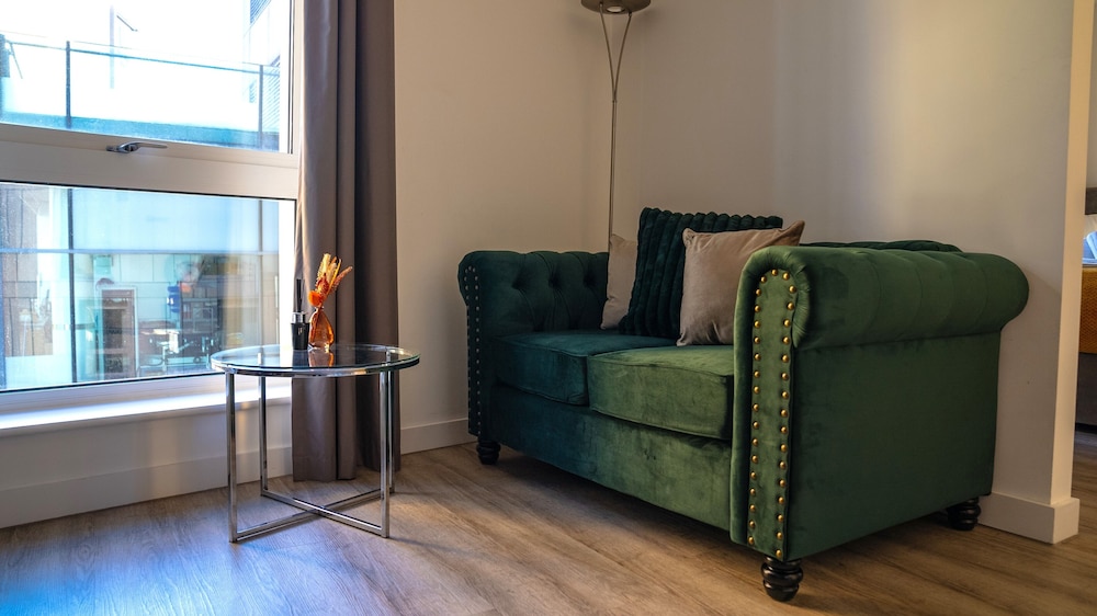 TheHeart Apartments by BridgeStreet — 4-Star Luxury Hotel in Salford, United Kingdom