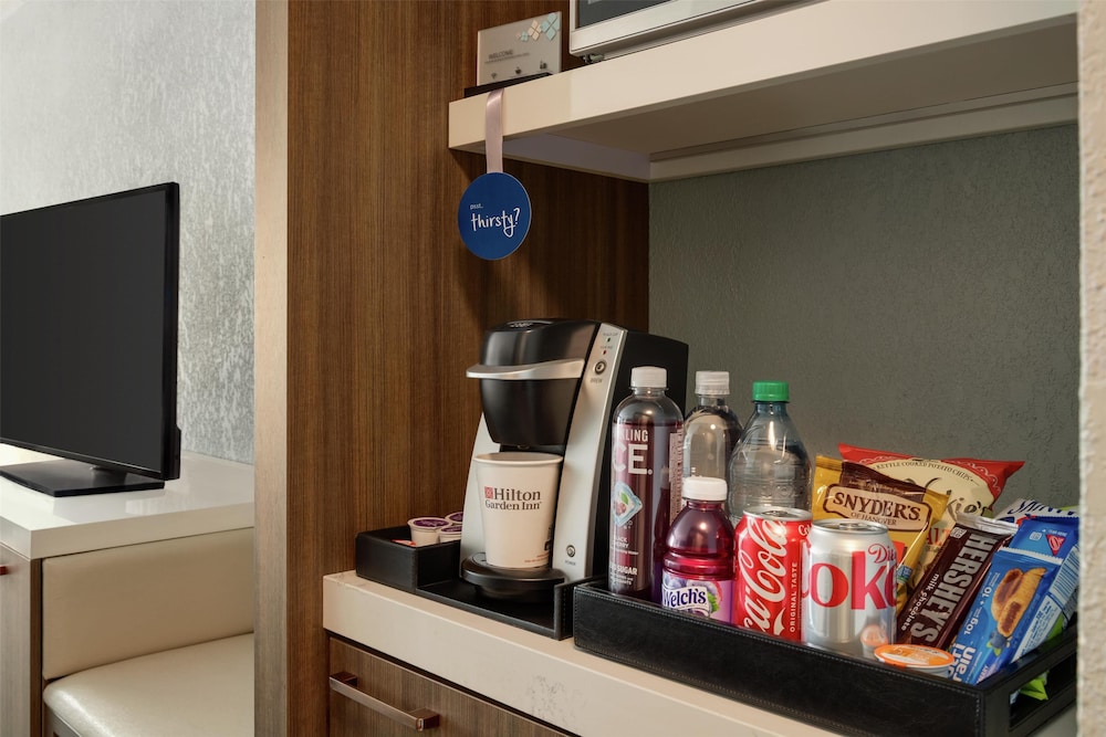 Hilton Garden Inn Cleveland Airport - photo 12