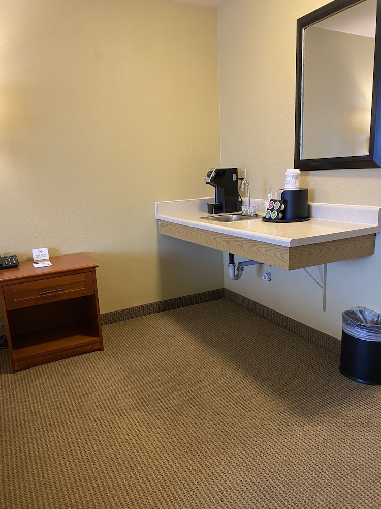 Wingate by Wyndham Mount Vernon - photo 13