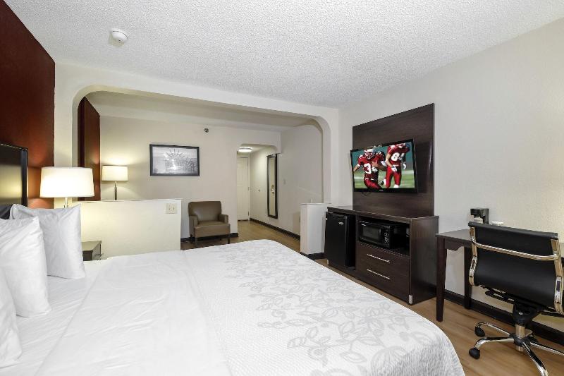 Red Roof Inn PLUS & Suites Opelika - photo 23