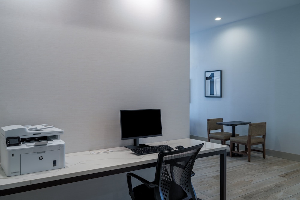 Staybridge Suites Louisville Expo Center - photo 11