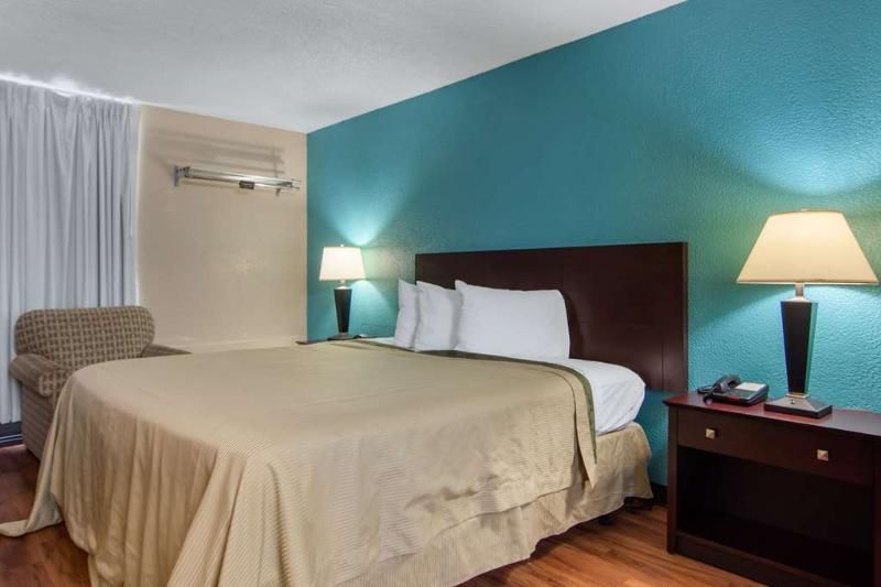 Suburban Extended Stay Hotel - photo 25