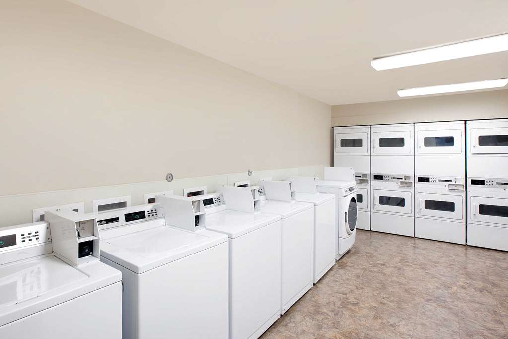 WoodSpring Suites College Station - photo 15