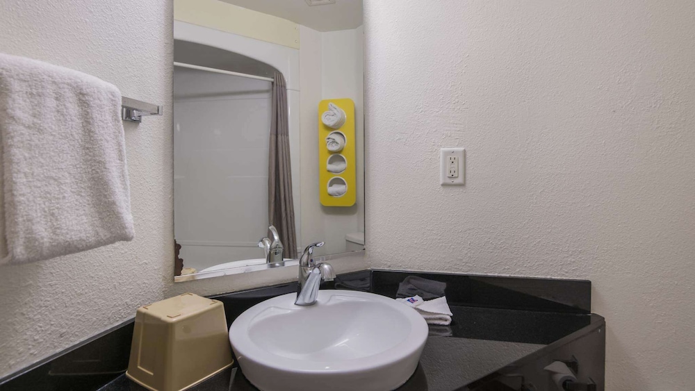 Motel 6 Roswell NM - photo 12