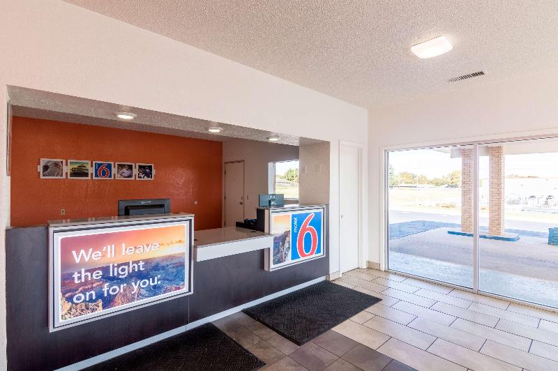 Motel 6 Clinton OK - photo 30