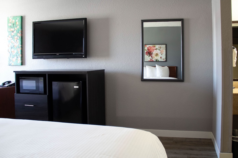 New Victorian Inn & Suites in Sioux City IA - photo 15