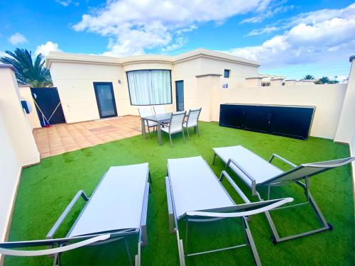 Riviera Park Apartament — 4-Star Luxury Hotel in Puerto Del Carmen, Spain