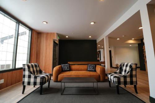 LOGE Leavenworth Downtown - photo 20