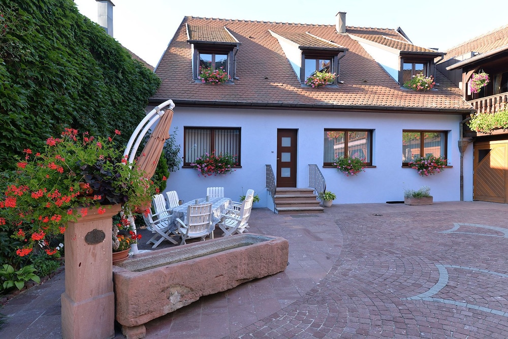 S'Harzala Bleu — 4-Star Luxury Hotel in Bergheim, France