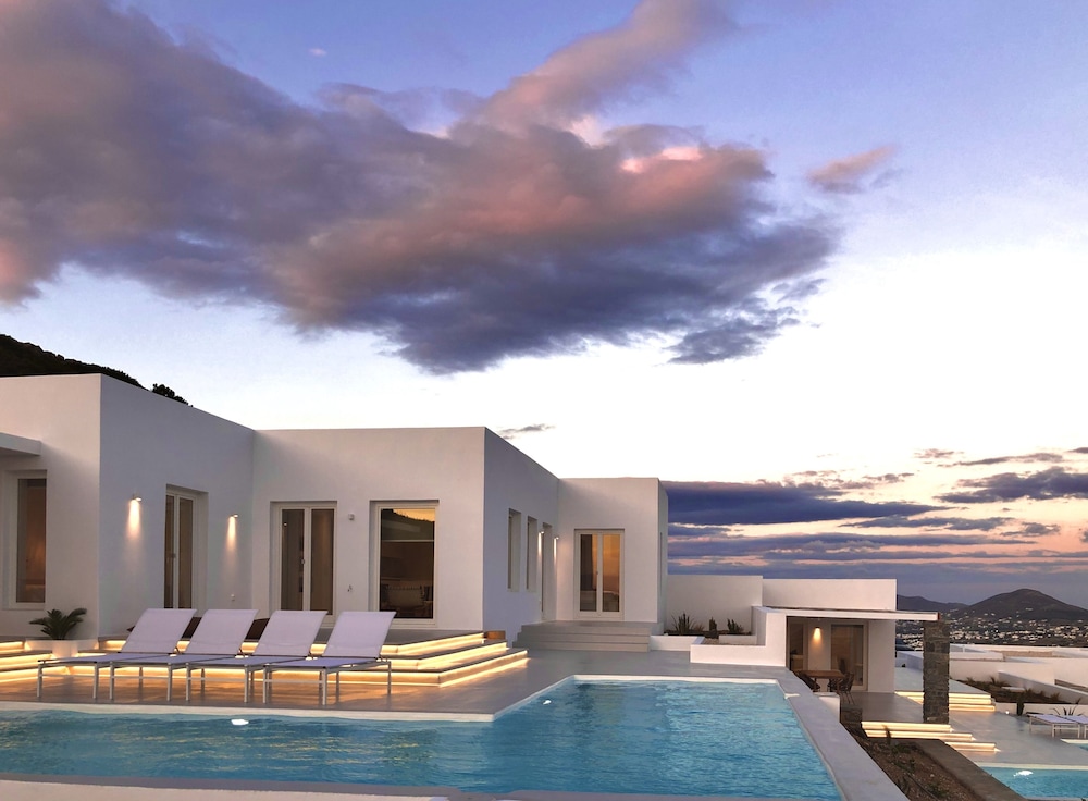 Pili Pala Suites in Paros, Greece