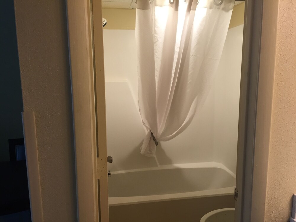 Blu Atlantic Oceanfront Hotel & Suites - photo 18