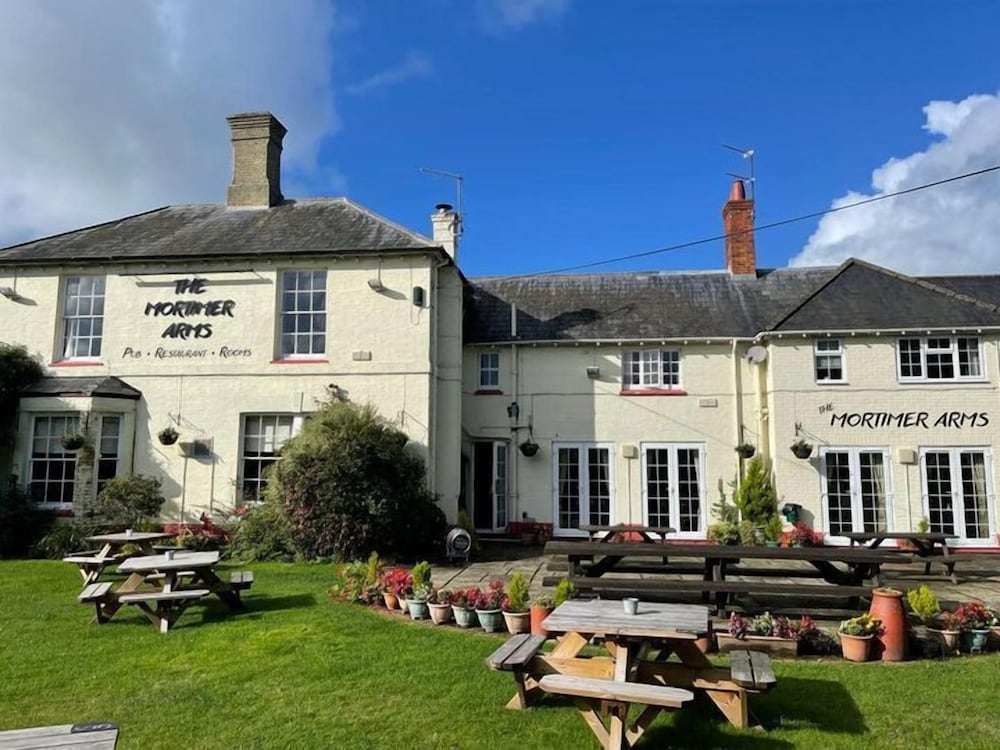 The Mortimer Arms — 4-Star Luxury Hotel in Romsey, United Kingdom