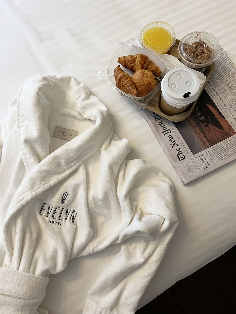 The Evelyn Hotel - photo 39