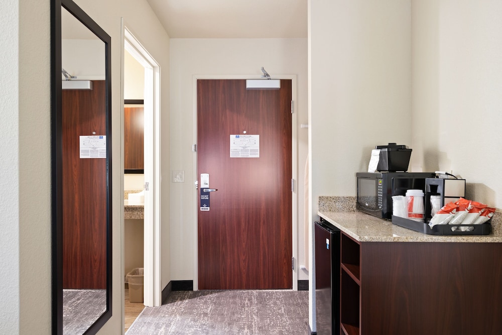 Cobblestone Inn & Suites Yuma - photo 23