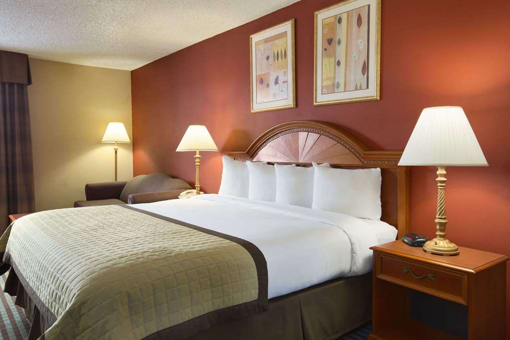 Baymont by Wyndham Oklahoma City Airport - photo 13