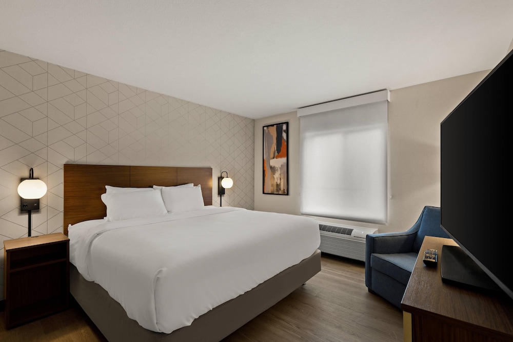 Everhome Suites Temecula - photo 25