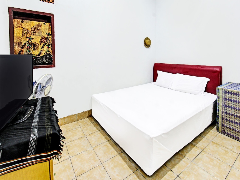 Hotel O Dani HomestayNearSesaot Lodge in Senggigi, Indonesia