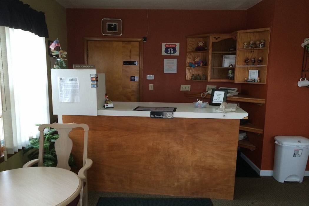 Hillcrest Motel - photo 6