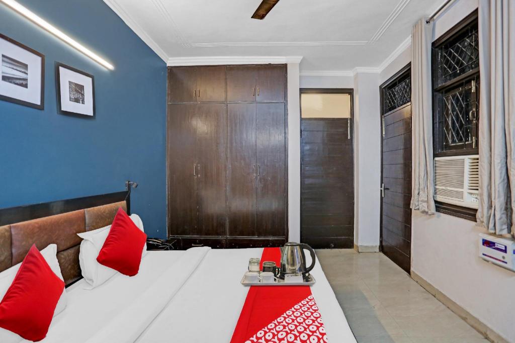 Hotel Grace by OYO Rooms in Delhi, India