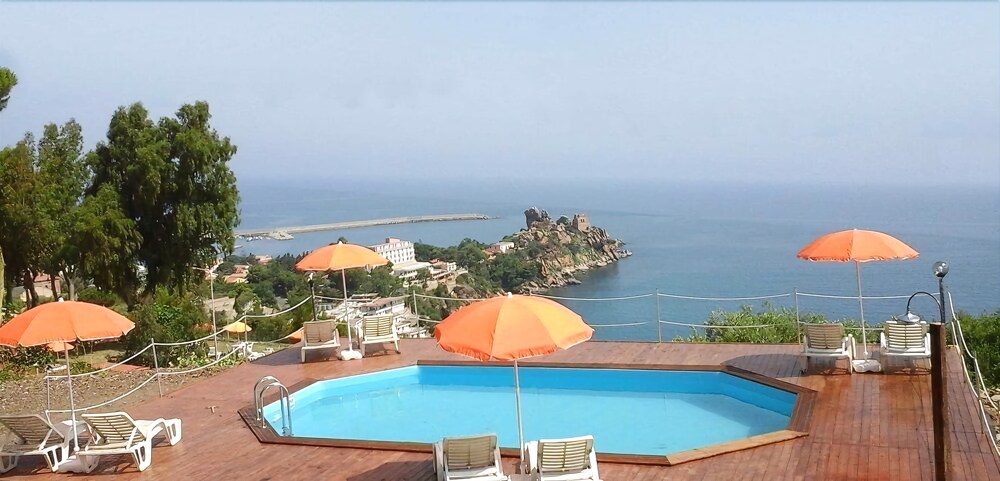 Villa Magarà — 4-Star Luxury Hotel in Cefalu, Italy