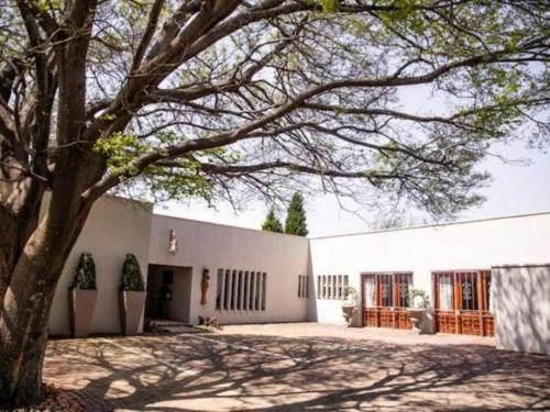 Frankfort Guesthouse — 4-Star Luxury Hotel in Frankfort, South Africa