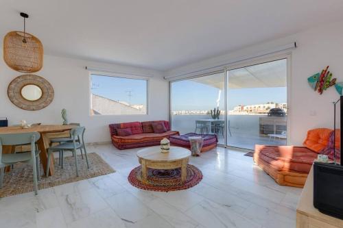 CASA LIMA State of the art villa with views and pool in Ferragudo — 4-Star Luxury Hotel in Ferragudo, Portugal