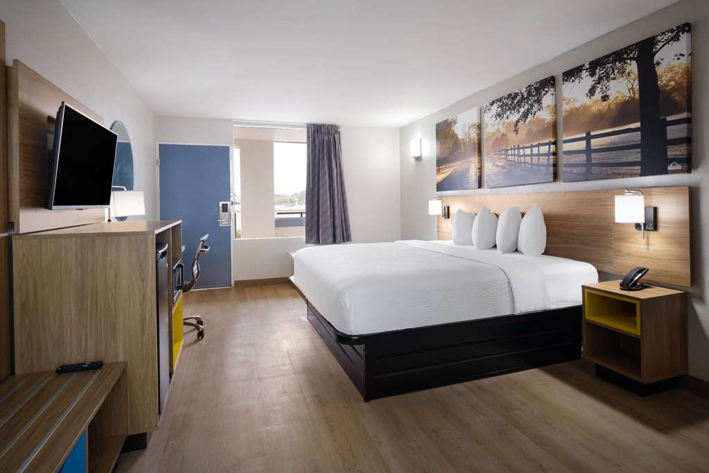 Days Inn by Wyndham Montgomery I 85 - photo 14