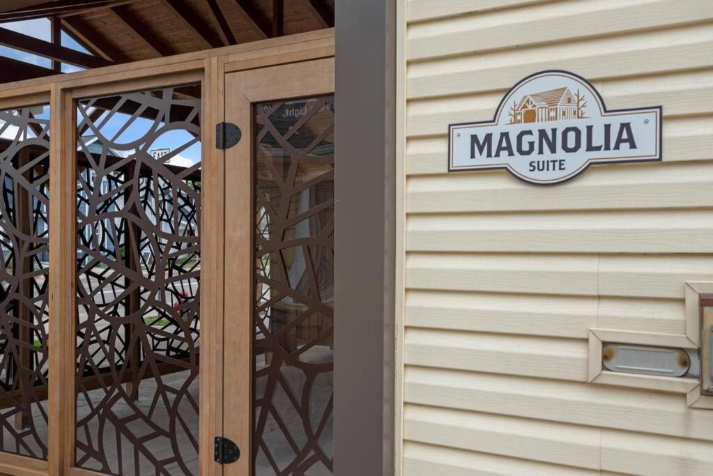 Magnolia Suite Main Street Lodge in Berlin — 4-Star Luxury Hotel in Berlin, United States