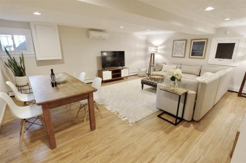 Top of the Town with Parking in Washington, United States