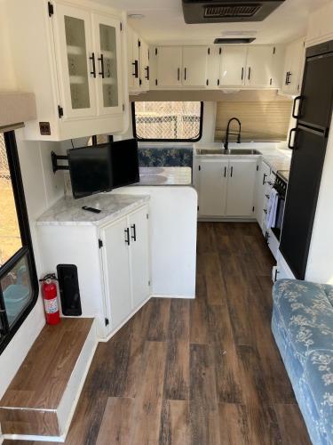 Rv2 Stunning Rv Private Netflix Freeparking — Moreno Valley