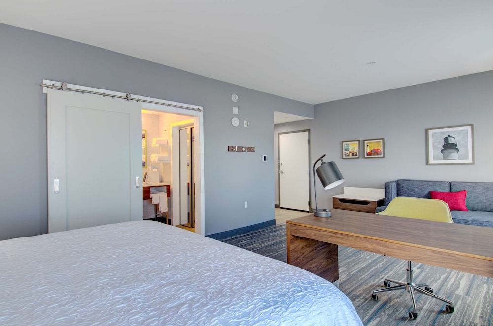 Hampton Inn & Suites Portland West - photo 43