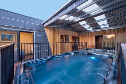 Containment Accommodation in Coles Bay, Australia